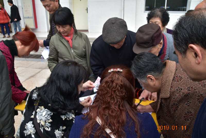 座谈会.jpg